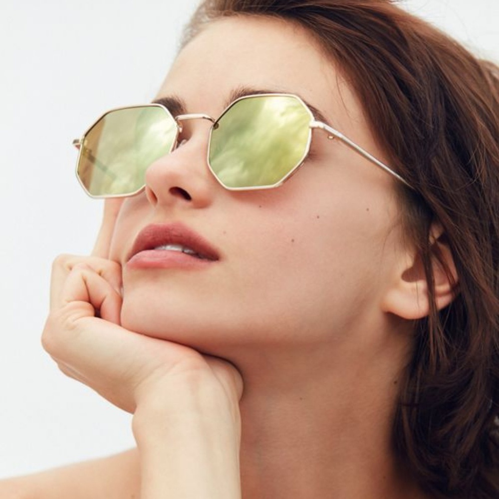 Quay "On a Dime" gold mirrored sunglasses